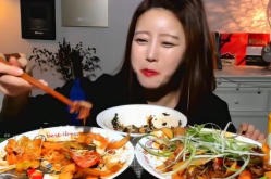 小姐姐在中国吃美食吗,小姐姐的味蕾盛宴