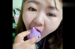 小姐姐吃牛奶冻,小姐姐的甜蜜诱惑